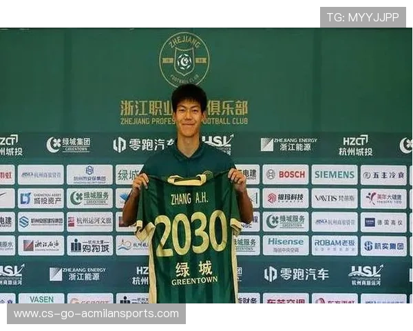 浙江队王钰栋边路策动反击，助力球队突破重围