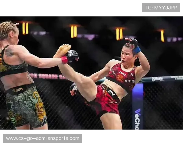 UFC张伟丽组合打击训练爆发更快——揭秘她的巅峰之路与训练秘籍 UFC张伟丽组合打击训练爆发更快——揭秘她的巅峰之路与训练秘籍