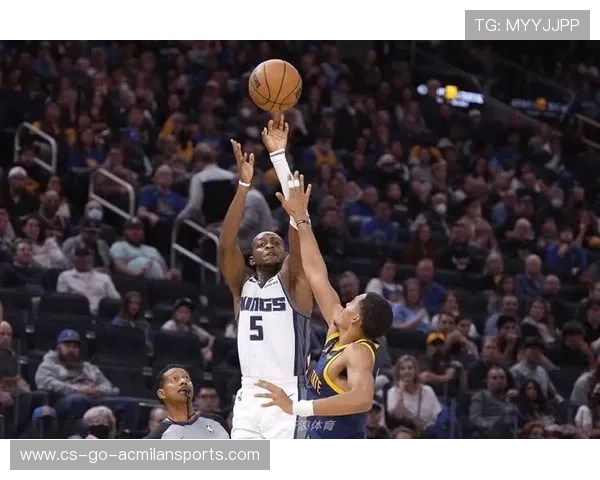 小萨多次创造高位空切,攻势完全打开