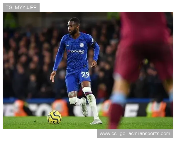 托莫里正面封堵，罗马禁区外起脚受阻，托莫里买断