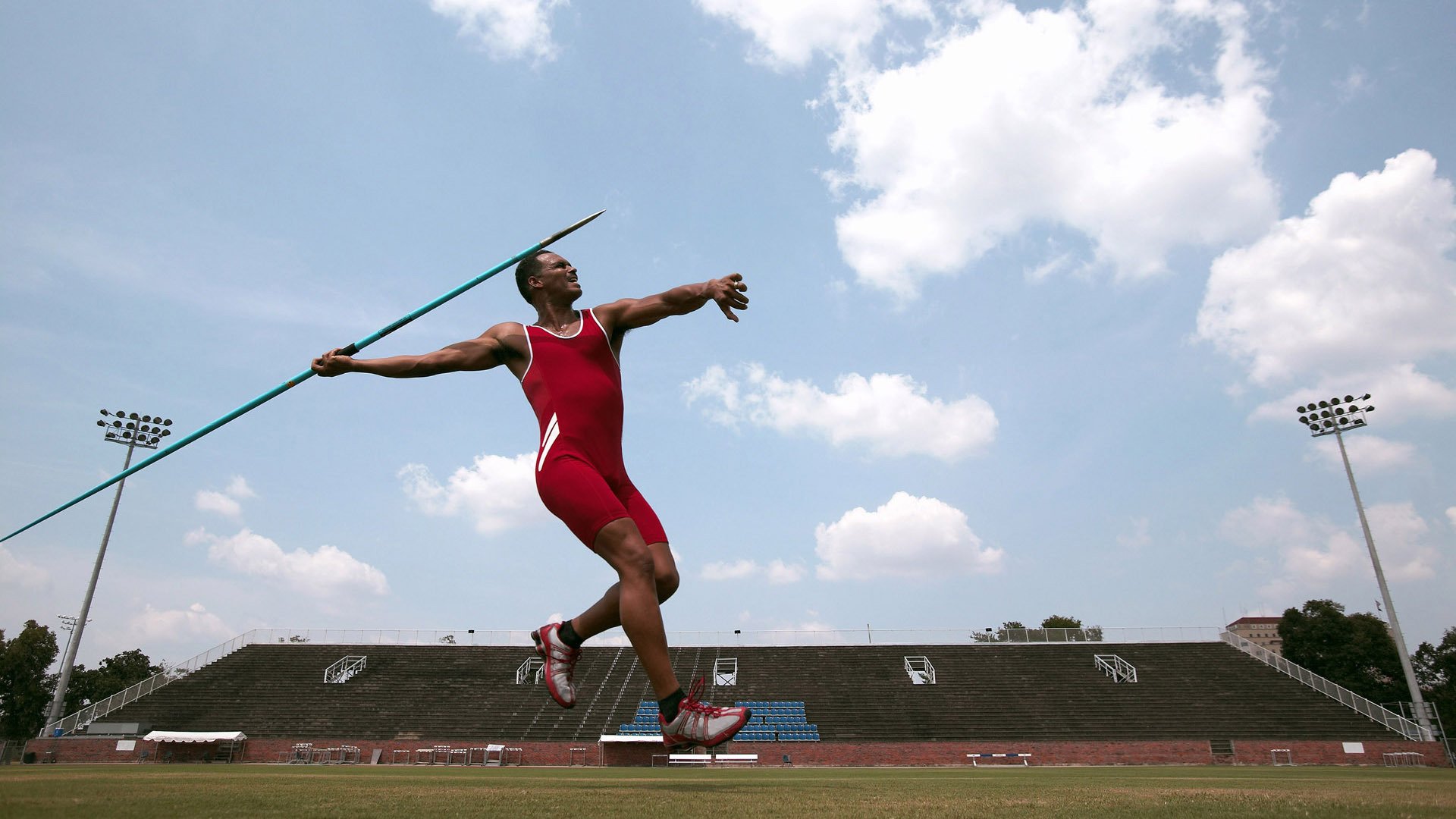 “胡利安·门德斯:阿根廷美洲狮队的传球与进攻之星,未来无可限量”